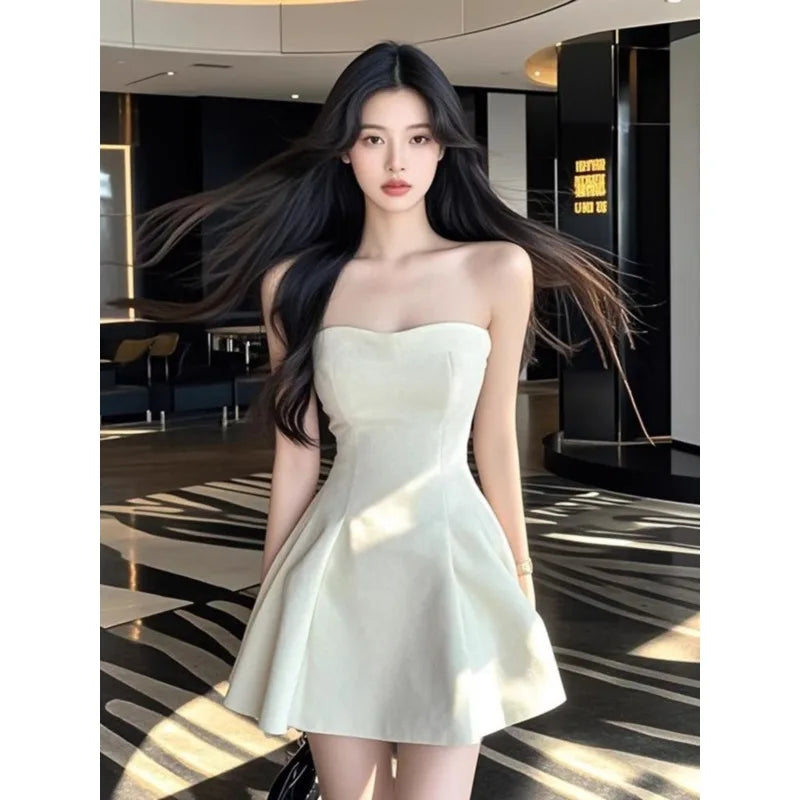 Off-the-shoulder White Pure and Sexy Bustier Dress for Women, 2026 New Korean-style Waist-cinching Slimming Dress
